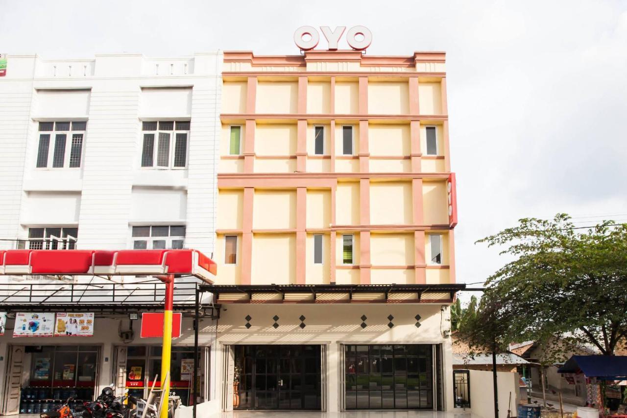 Oyo 2361 Hotel Winston Glugur Zewnętrze zdjęcie